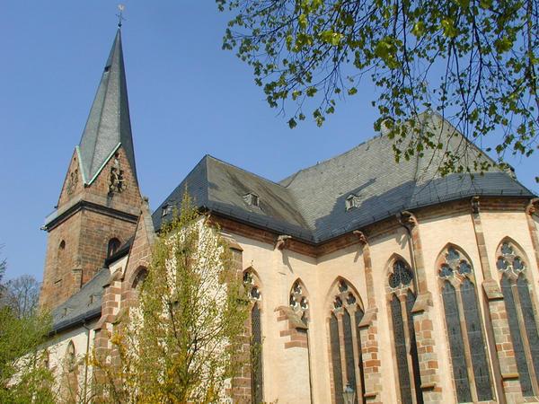 Bild vergrößern: Die Stiftskirche auf dem Klosterberg in Wetter