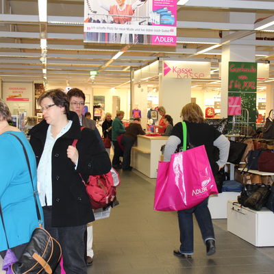Bild vergr&ouml;&szlig;ern: Tagesfahrt Adler Modemarkt & Pralinenwerk am 28.11.2013
