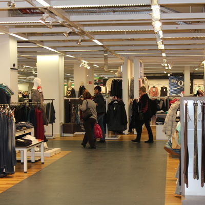 Bild vergrößern: Tagesfahrt Adler Modemarkt & Pralinenwerk am 28.11.2013