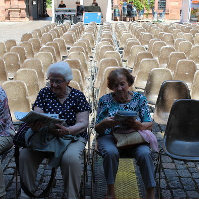 Bild vergr&ouml;&szlig;ern: Alder Modemarkt am 03.07.2014
