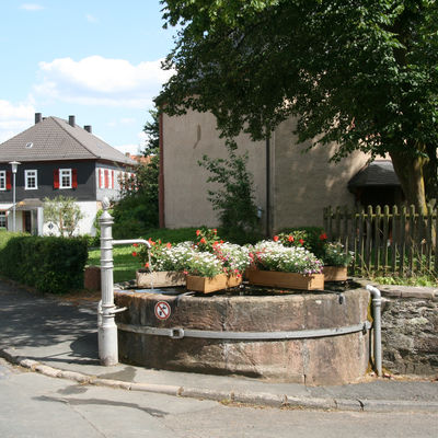 Bild vergrößern: Dorfbrunnen in Treisbach